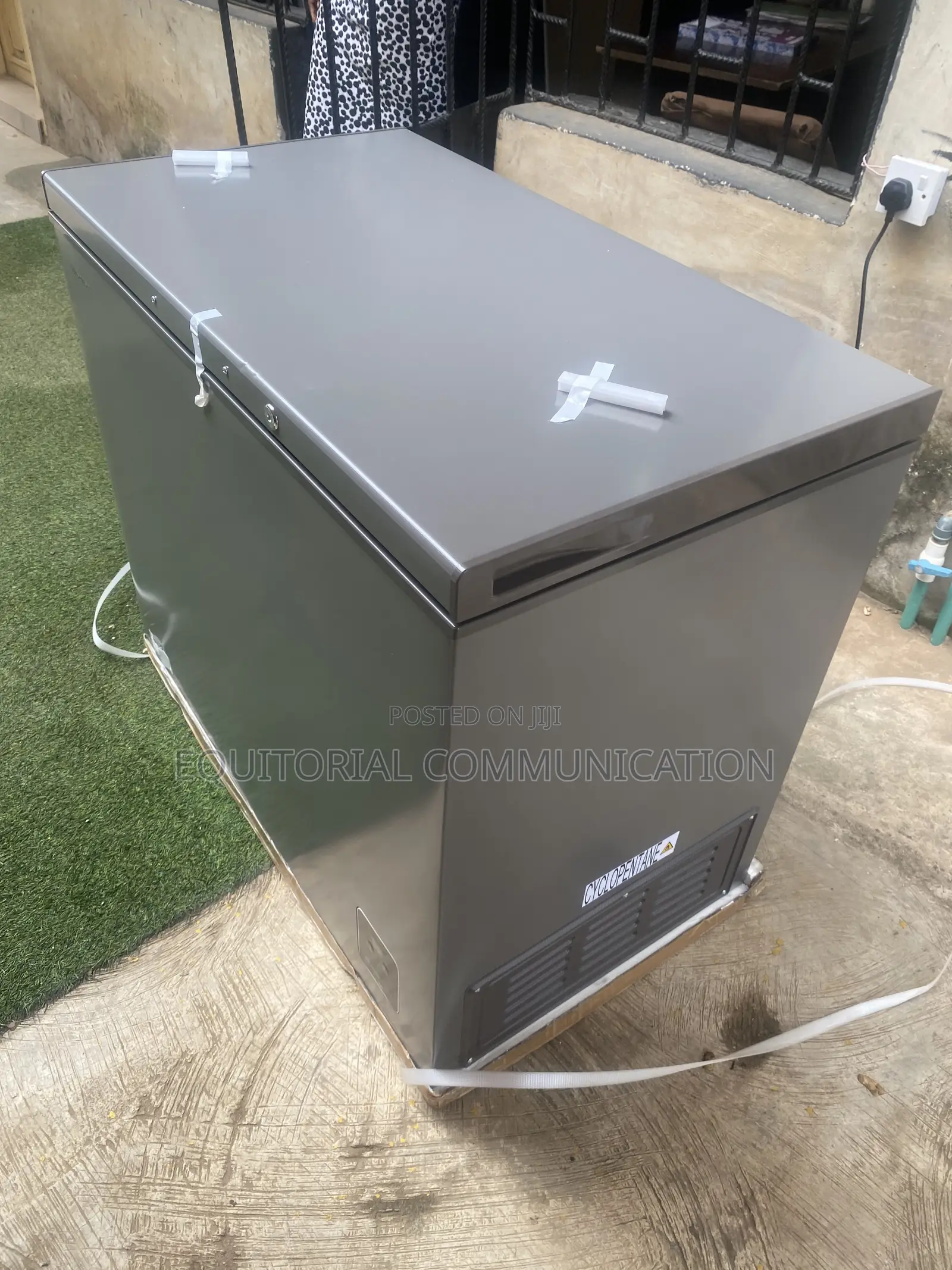 Hisense FC340SHI 250L Chest Freezer for Meat and Fish Inverter
