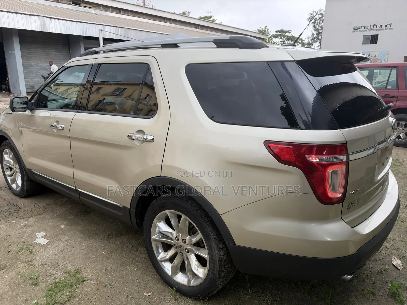 Ford Explorer XLT 4dr 4x4 (3.5L 6cyl 6A) 2012 Gold