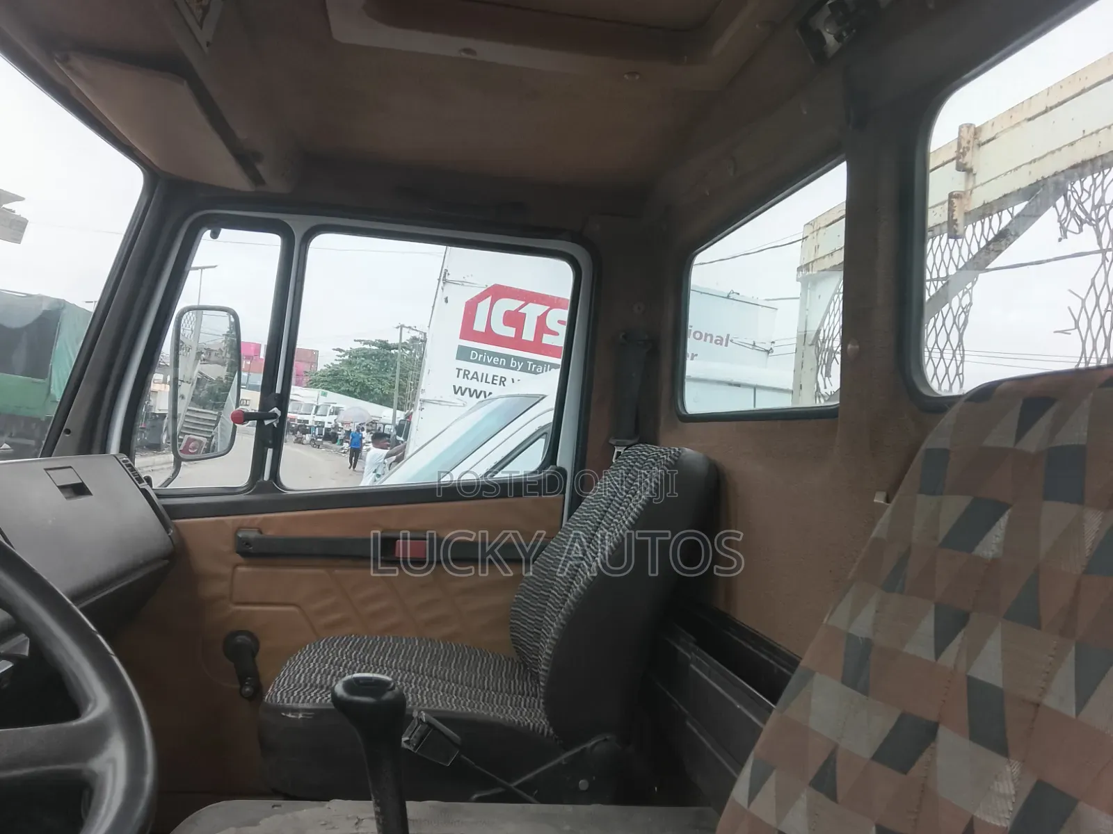 814 Tipper Truck