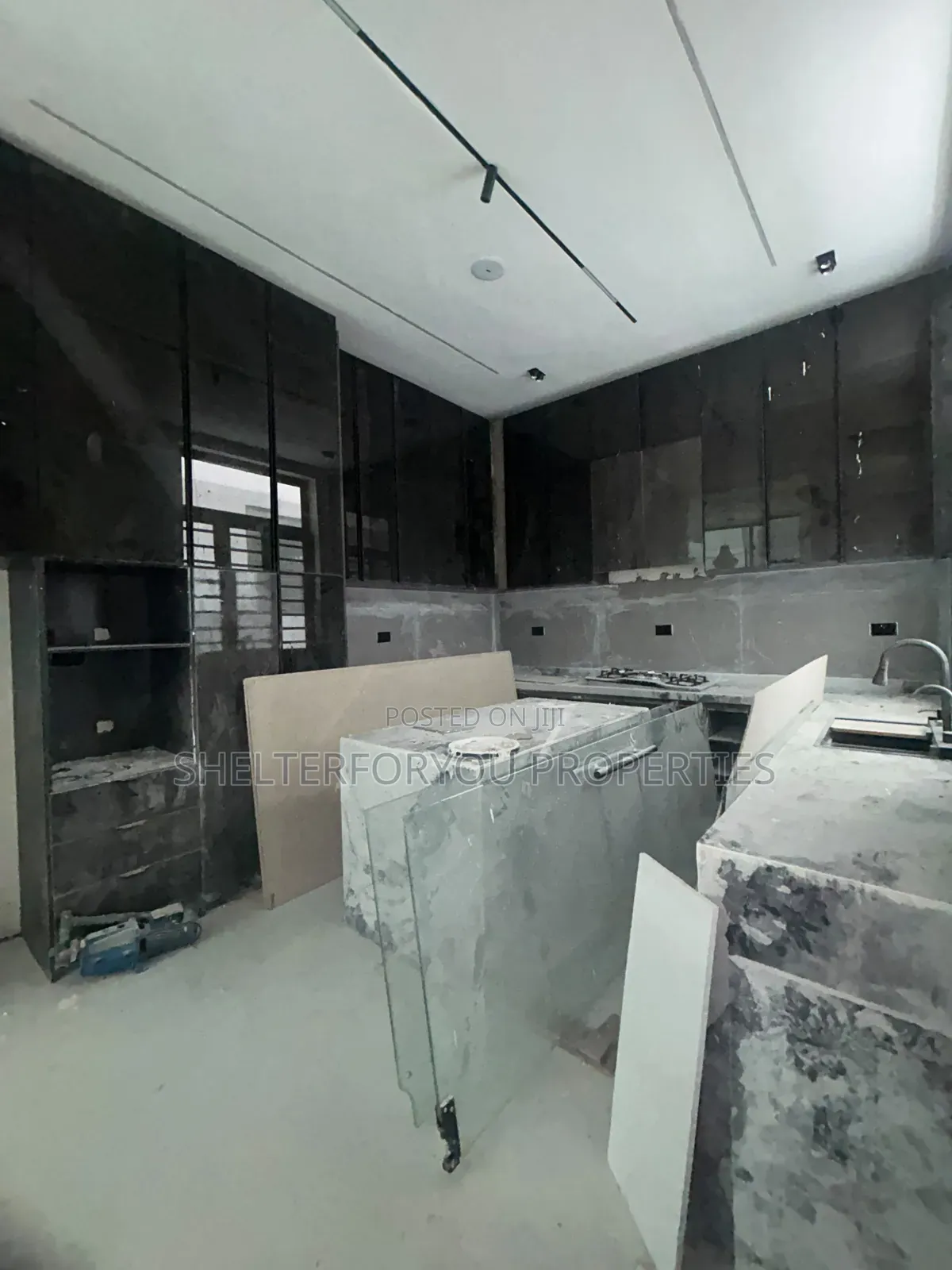 4bdrm Duplex in Lekki Expressway for sale
