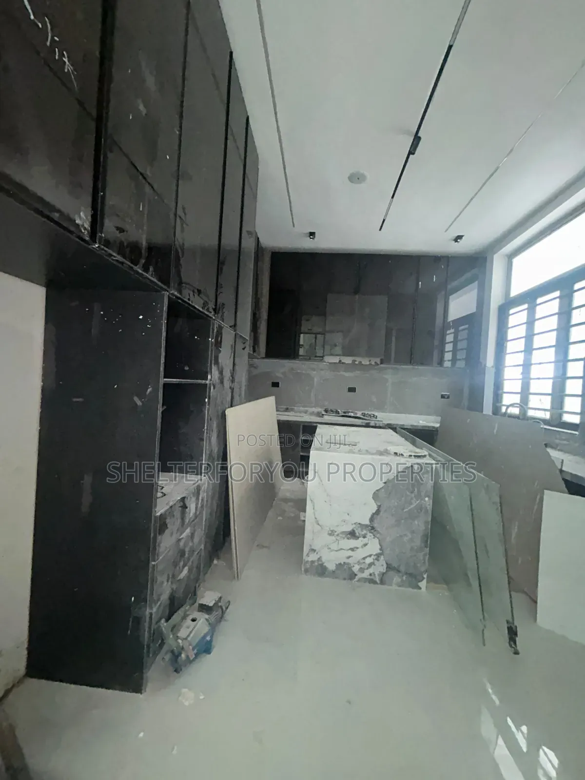 4bdrm Duplex in Lekki Expressway for sale