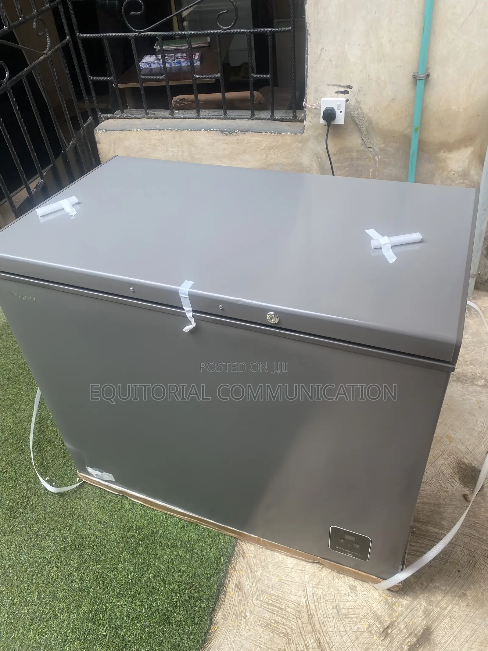 Hisense FC340SHI 250L Chest Freezer for Home Inverter 220–240V