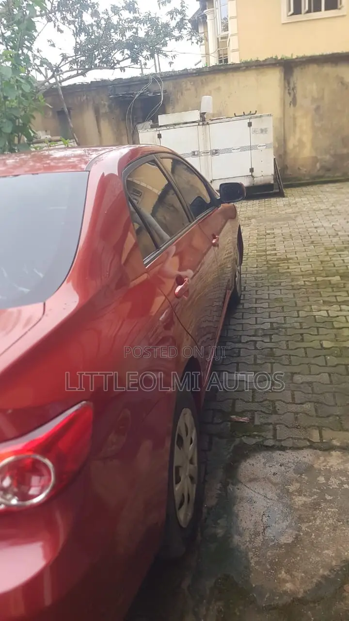 Toyota Corolla LE 4dr Sedan (1.8L 4cyl 4A) 2011 Red