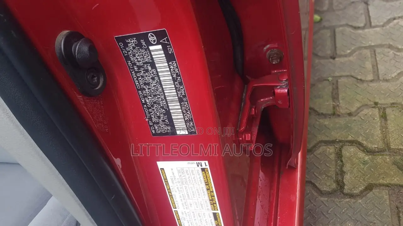 Toyota Corolla LE 4dr Sedan (1.8L 4cyl 4A) 2011 Red