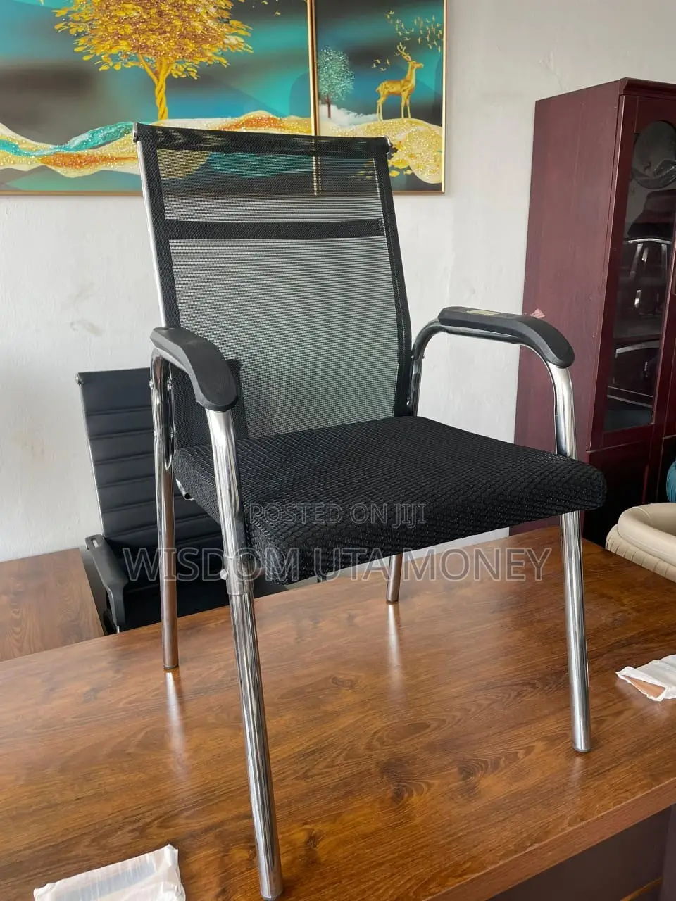 Luxury Design Four Leg Office Chair With Original Back Net Design