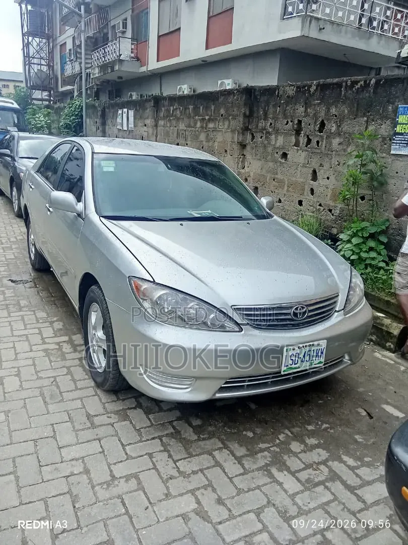 Toyota Camry 2006 Silver