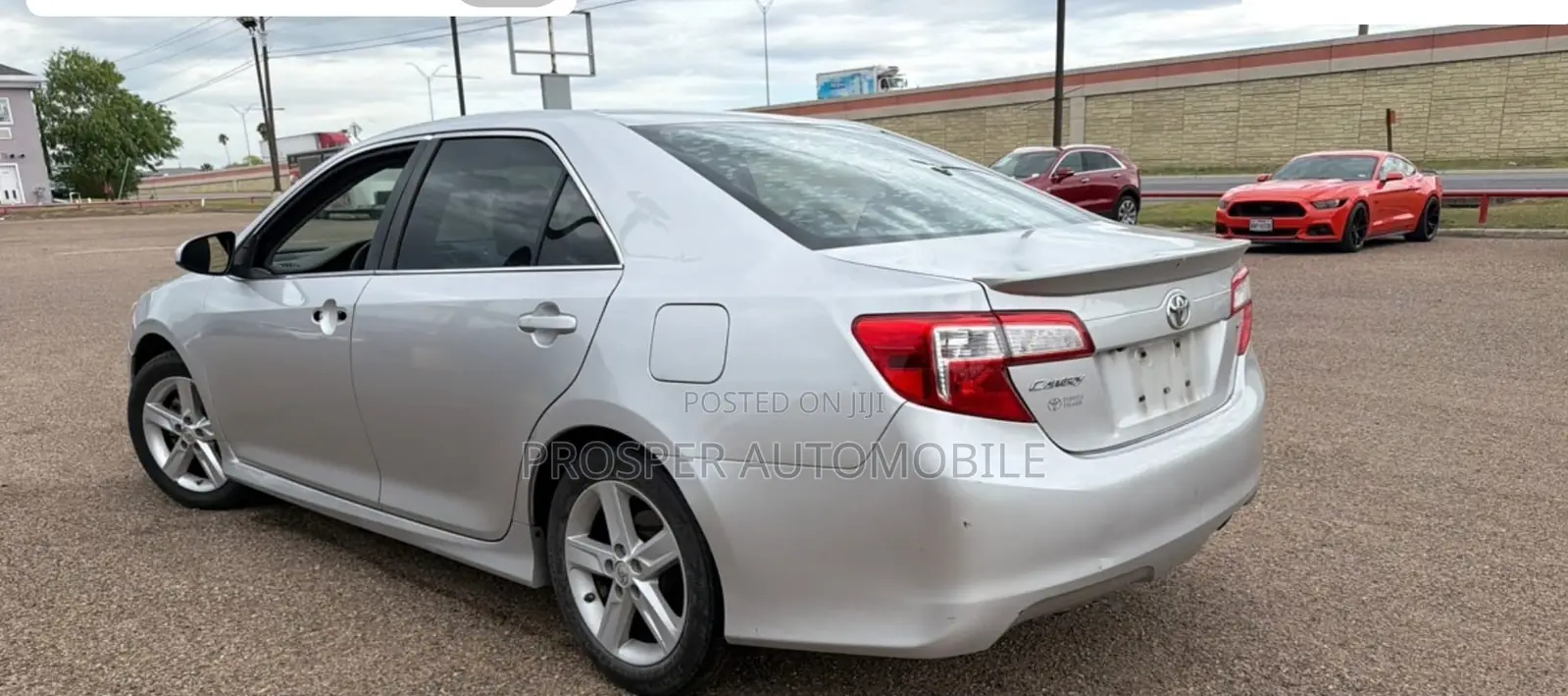Toyota Camry SE 4dr Sedan (2.5L 4cyl 6A) 2014 Silver