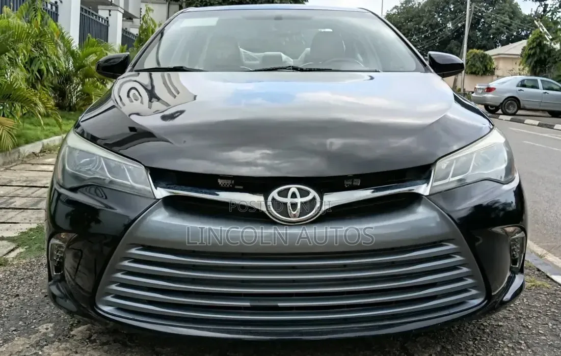 Toyota Camry XLE 4dr Sedan (3.5L 6cyl 6A) 2015 Matt Black
