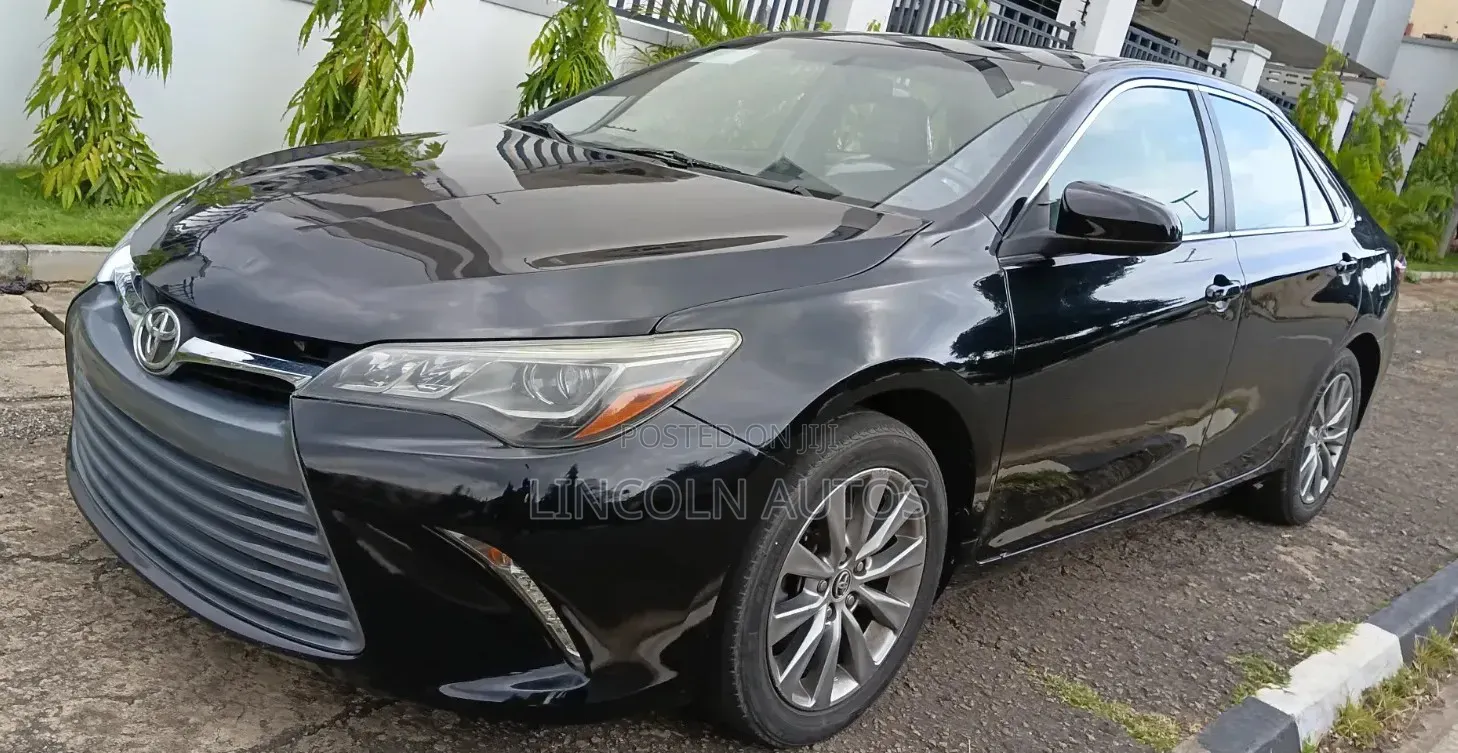 Toyota Camry XLE 4dr Sedan (3.5L 6cyl 6A) 2015 Matt Black