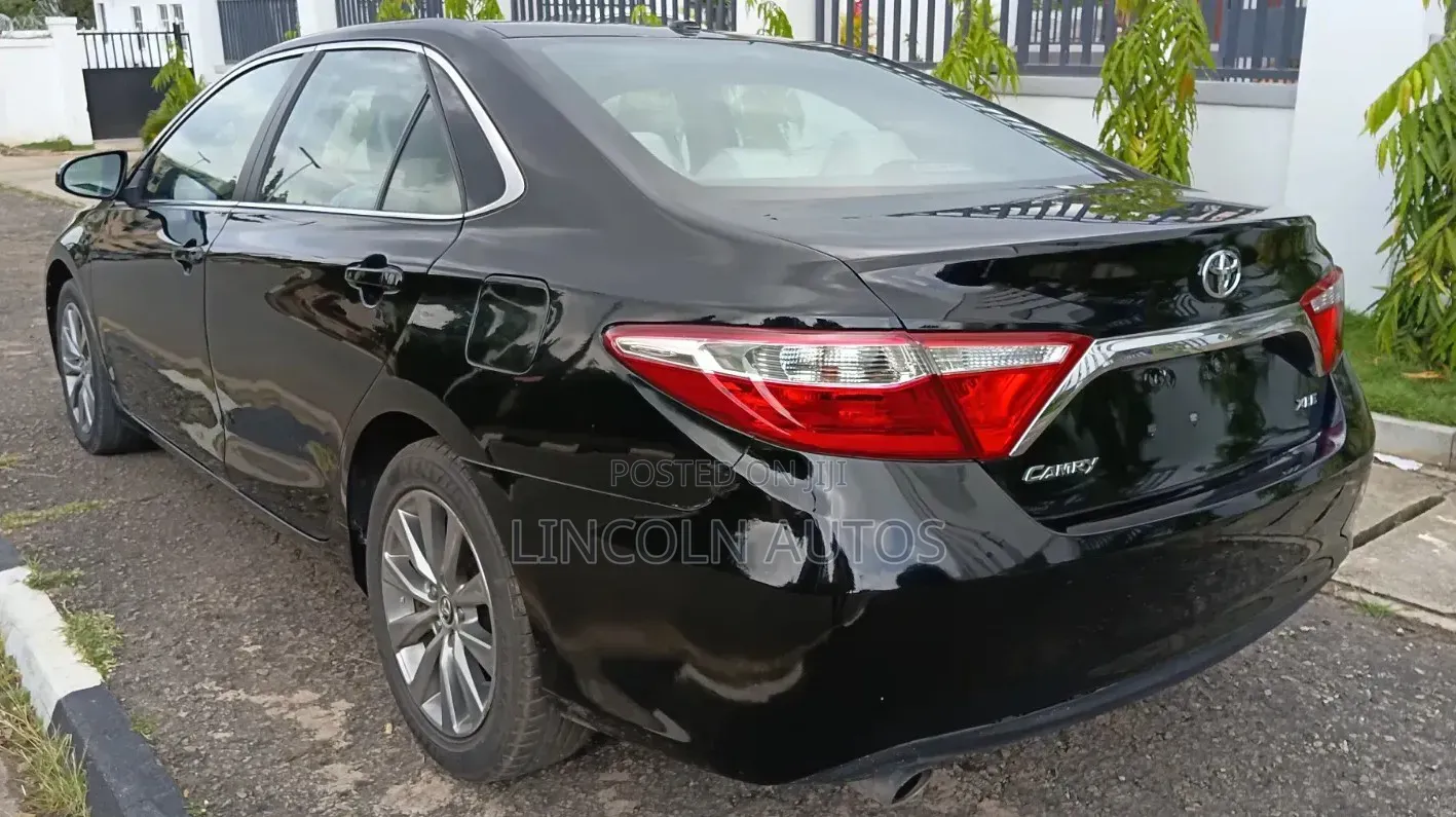 Toyota Camry XLE 4dr Sedan (3.5L 6cyl 6A) 2015 Matt Black