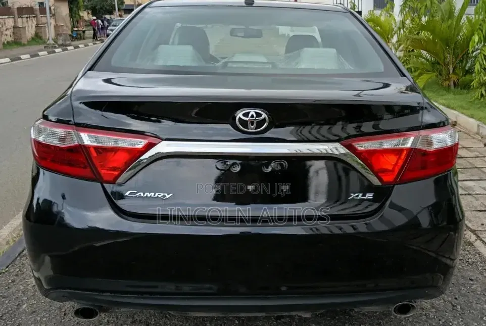 Toyota Camry XLE 4dr Sedan (3.5L 6cyl 6A) 2015 Matt Black