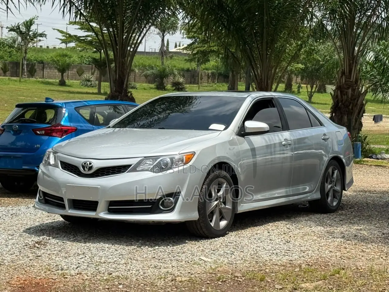 Toyota Camry SE V6 4dr Sedan (3.5L 6cyl 6A) 2013 Silver