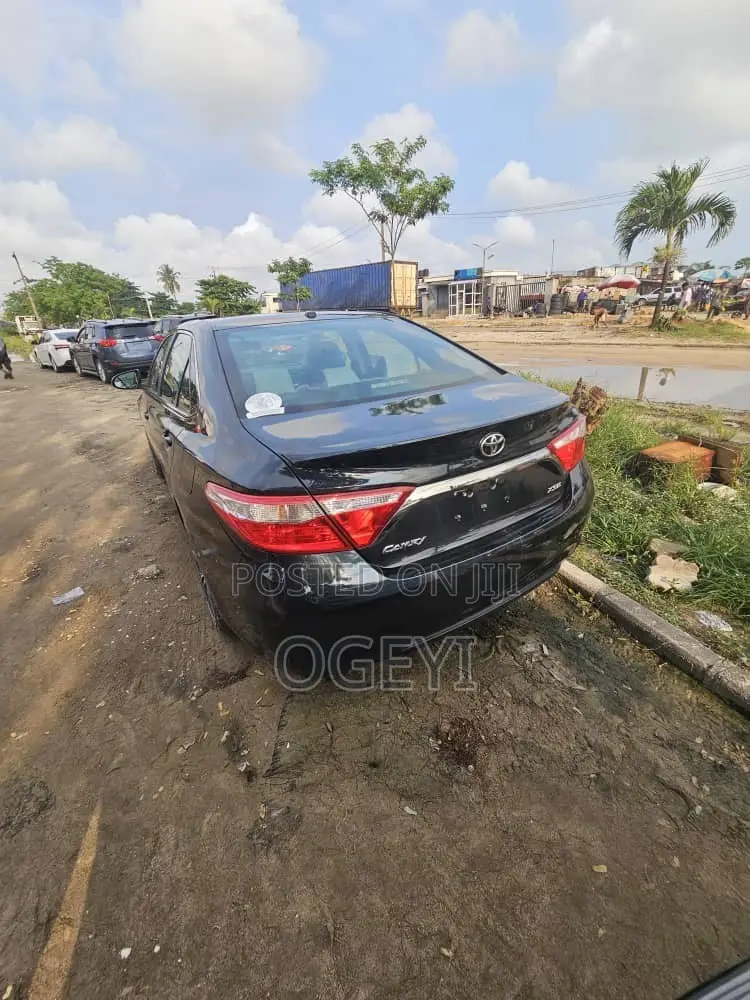 Toyota Camry XSE 4dr Sedan (2.5L 4cyl 6A) 2017 Black