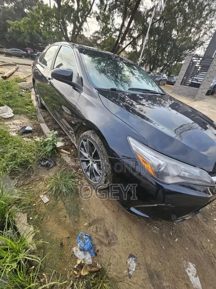 Toyota Camry XSE 4dr Sedan (2.5L 4cyl 6A) 2017 Black