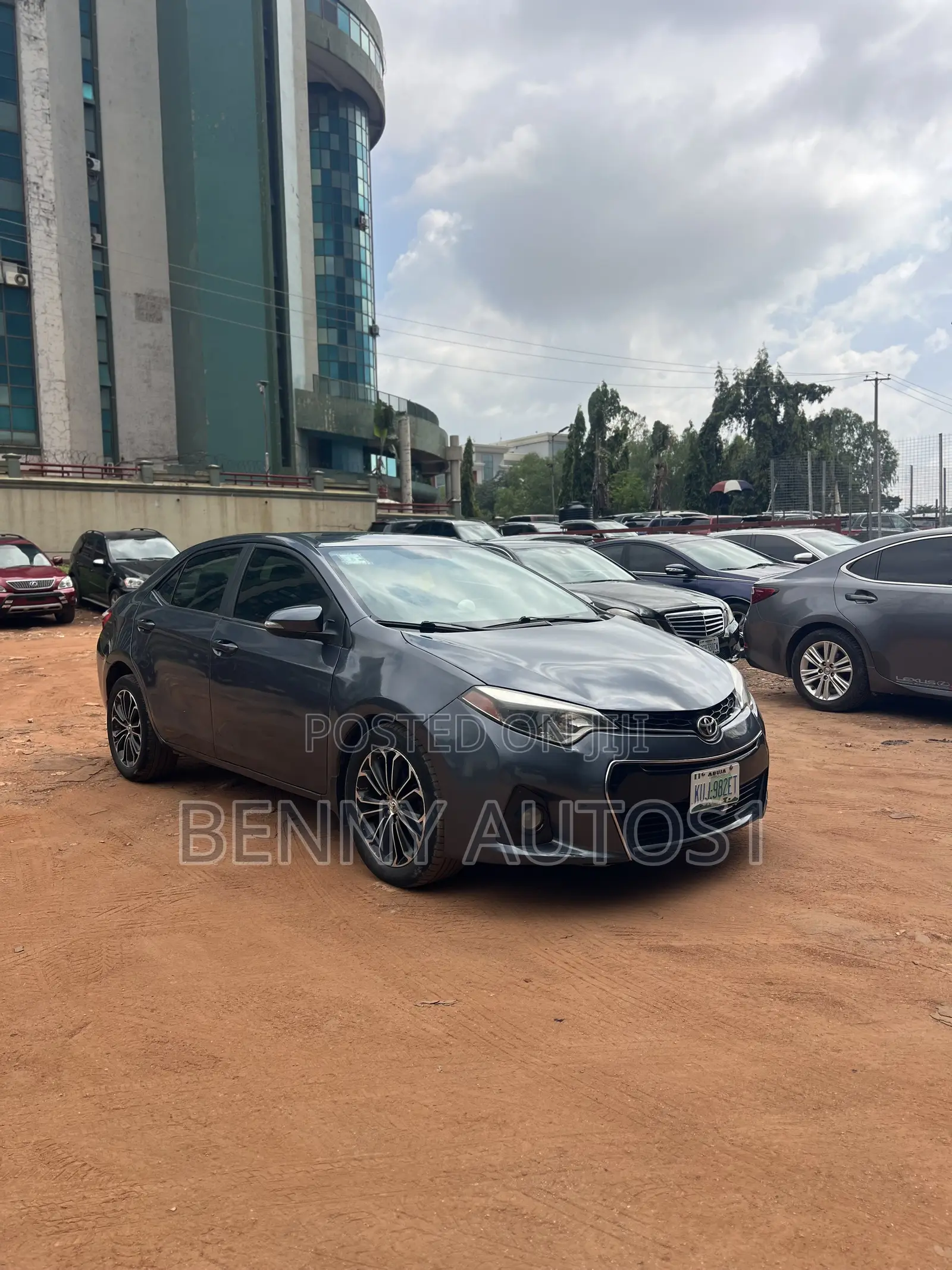 Toyota Corolla S 4dr Sedan (1.8L 4cyl CVT) 2014 Gray