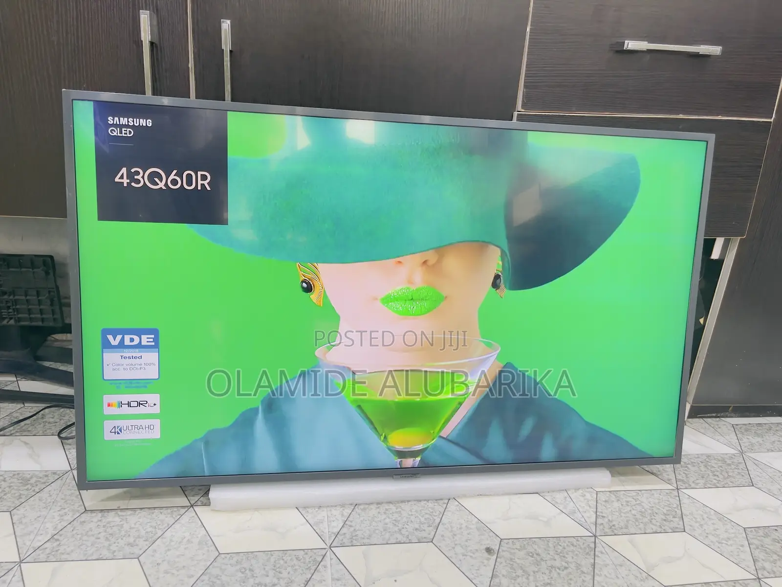 Samsung Qled 43” Q60R Quantum Dot Ultra Slim Smart TV Very Neat