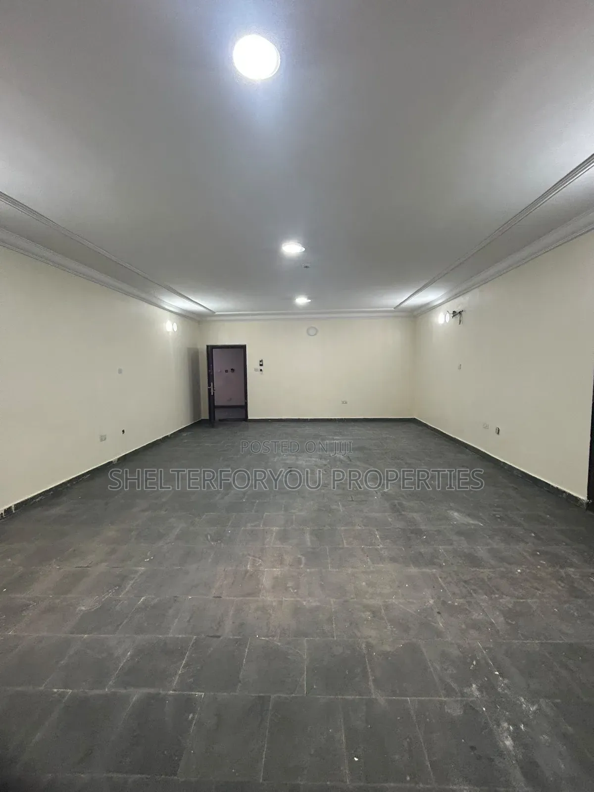 3bdrm Apartment in Lekki Phase 1 for rent