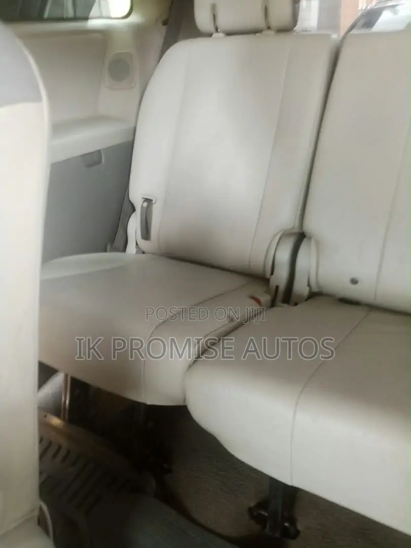 Toyota Sienna Limited 7 Passenger 2012 Silver