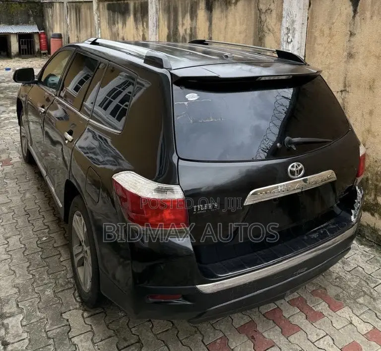 Toyota Highlander Limited 3.5l 4WD 2013 Black