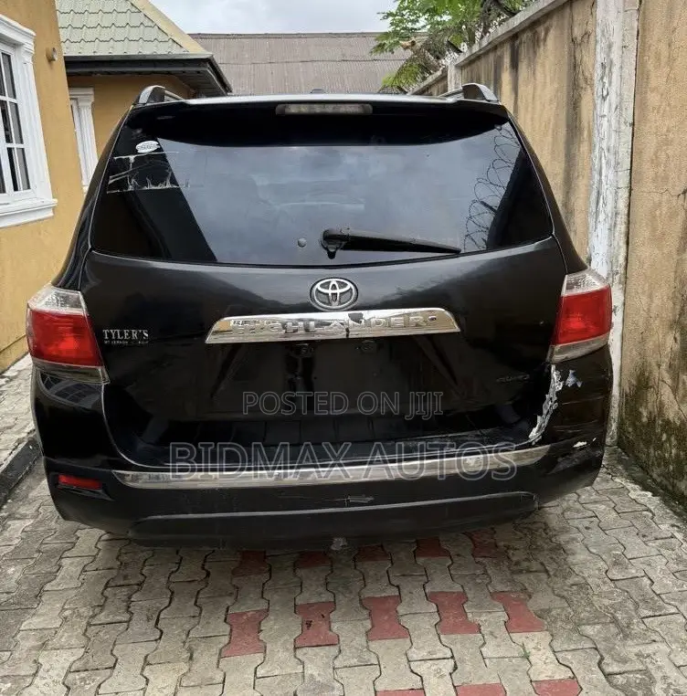 Toyota Highlander Limited 3.5l 4WD 2013 Black