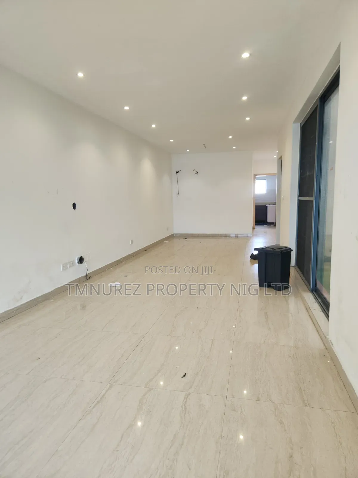 4bdrm Duplex in Chevron for rent