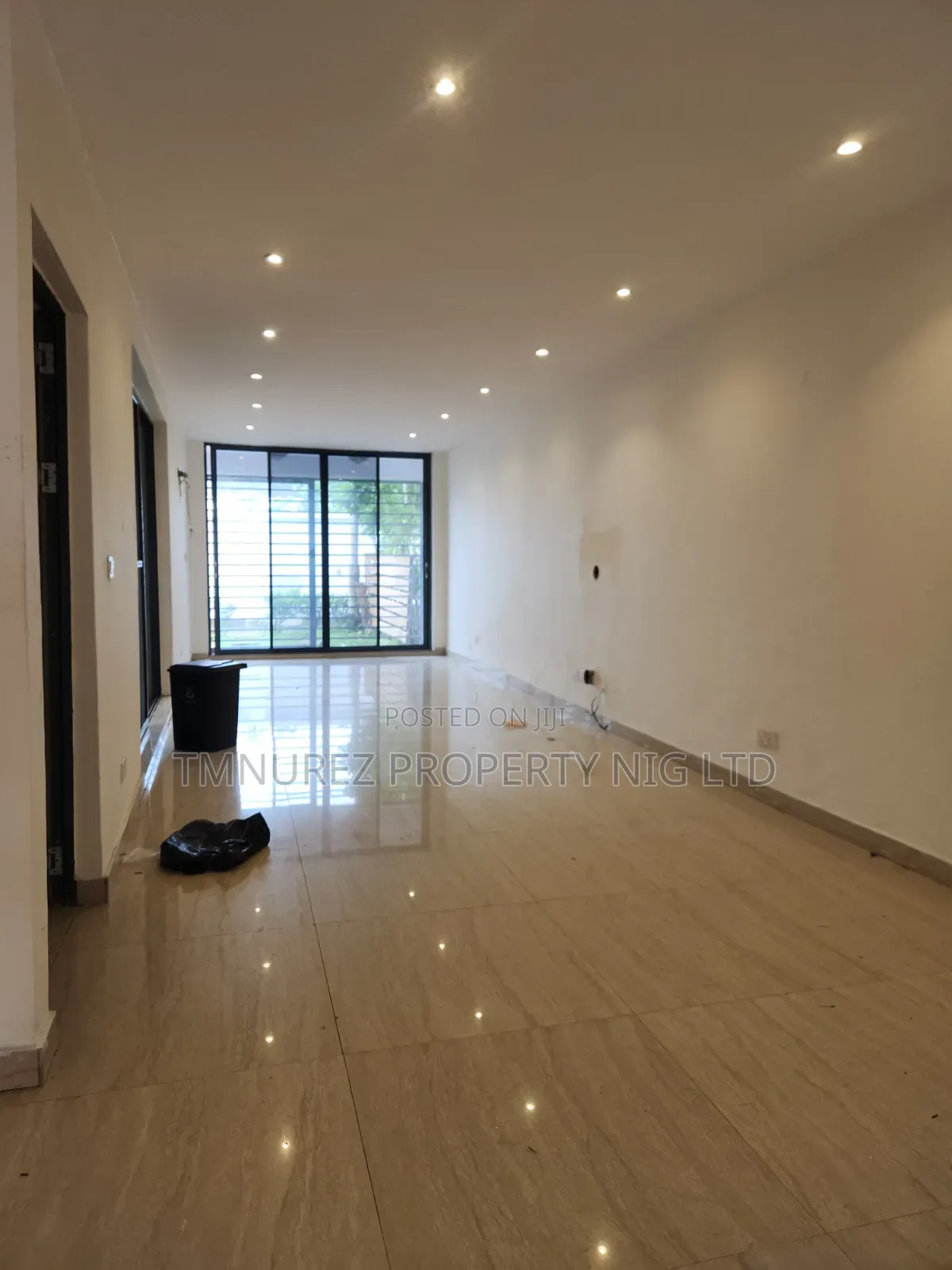 4bdrm Duplex in Chevron for rent