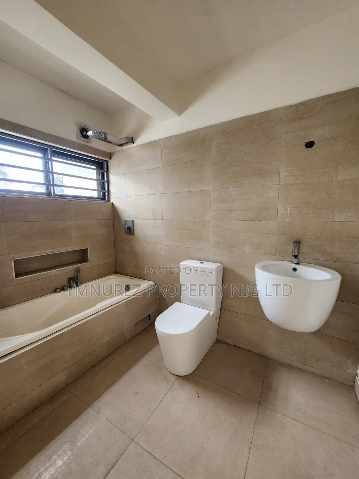 4bdrm Duplex in Chevron for rent