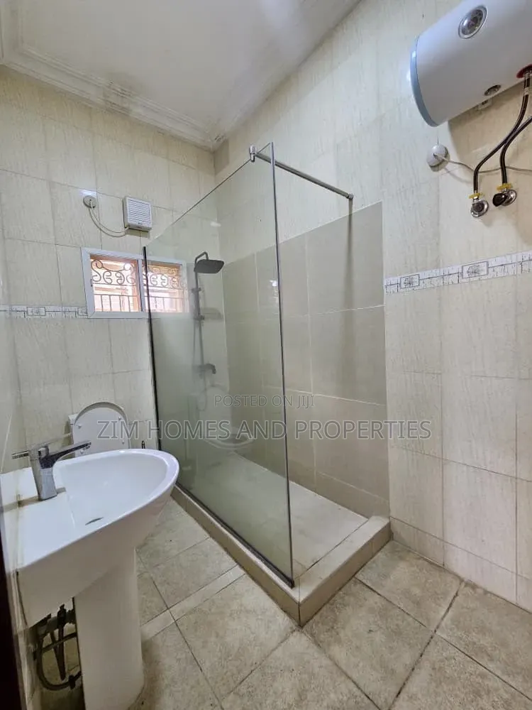 Furnished 2bdrm Apartment in Zim Homes And, Asokoro for rent