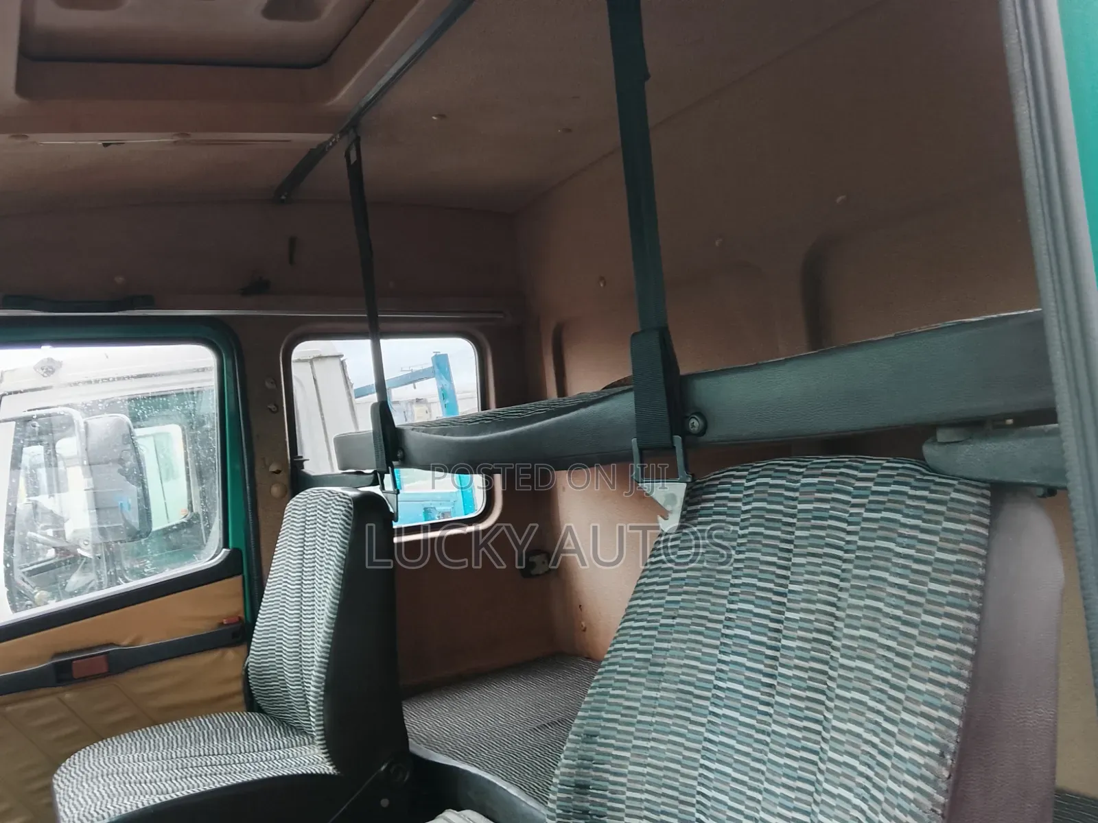 Mercedes-Benz 814 2000 Green