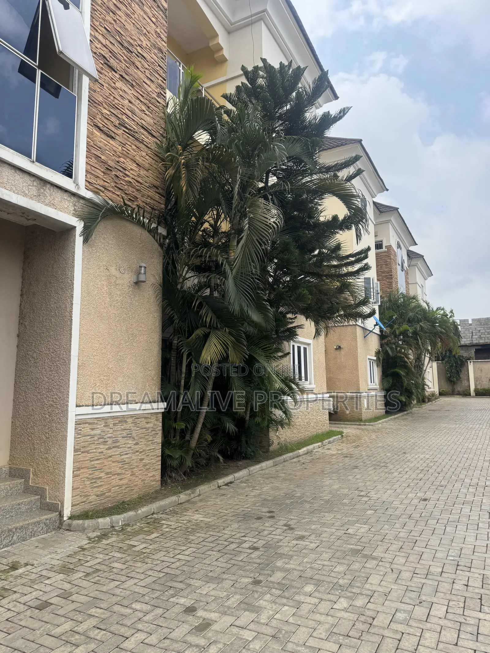 3bdrm Apartment in Life Camp for rent