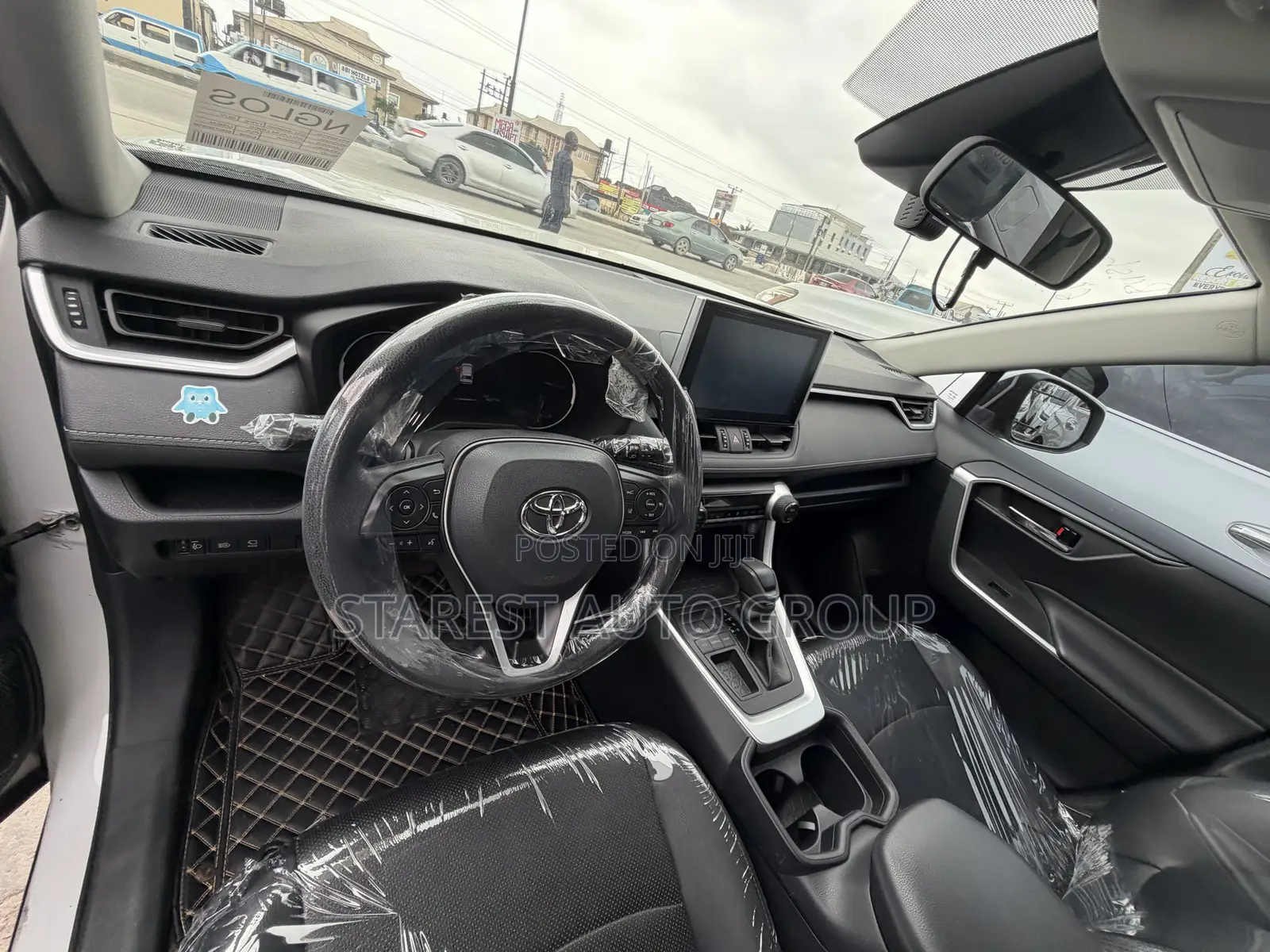 Toyota RAV4 XLE Premium 2026 White