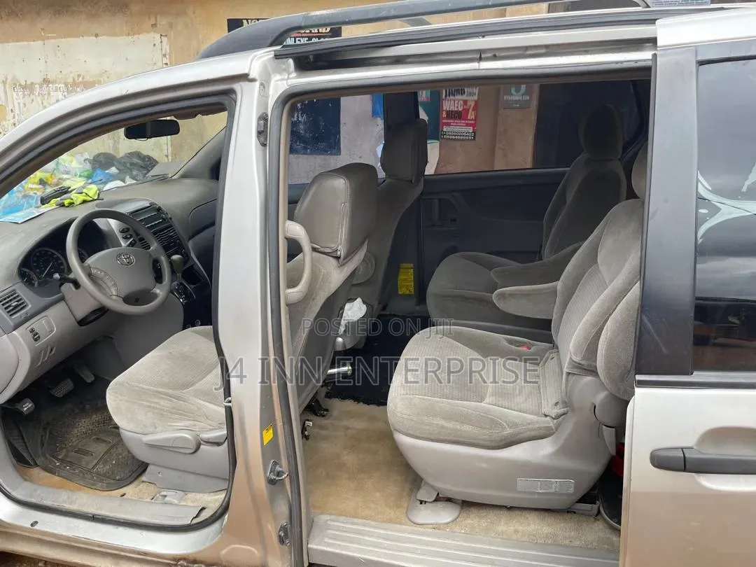 Toyota Sienna 2006 Silver
