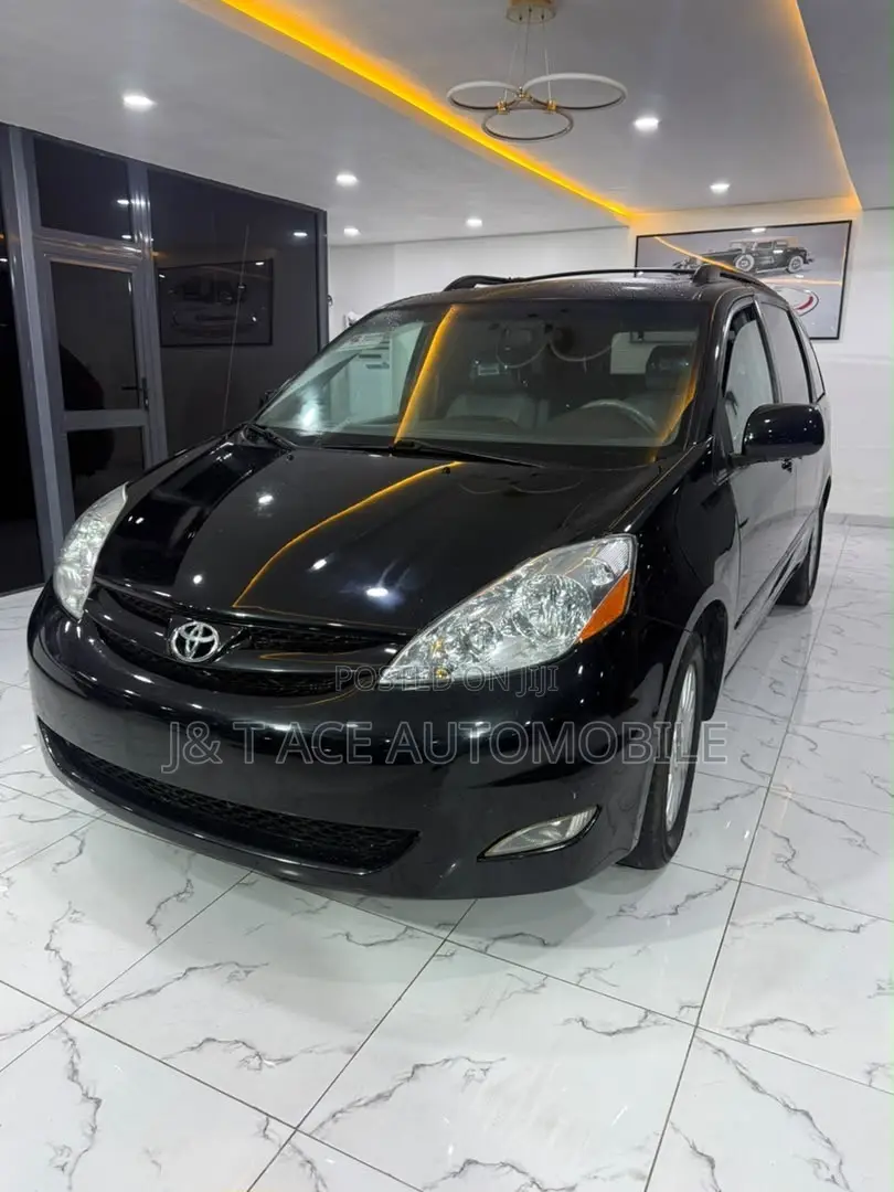 Toyota Sienna 2008 Black