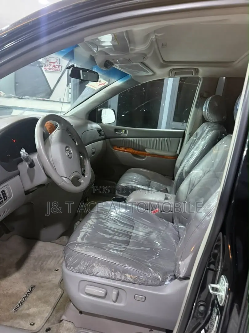 Toyota Sienna 2008 Black