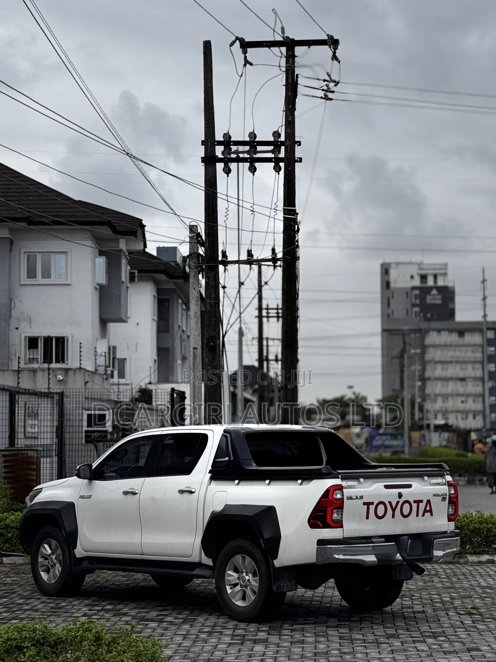 Toyota Hilux 2020 White