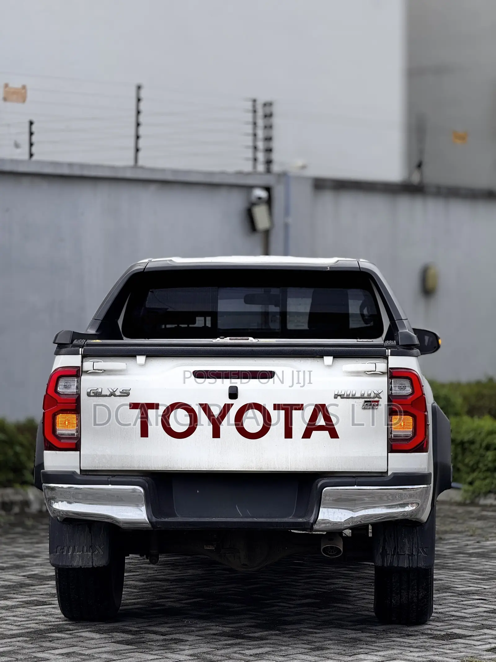 Toyota Hilux 2020 White