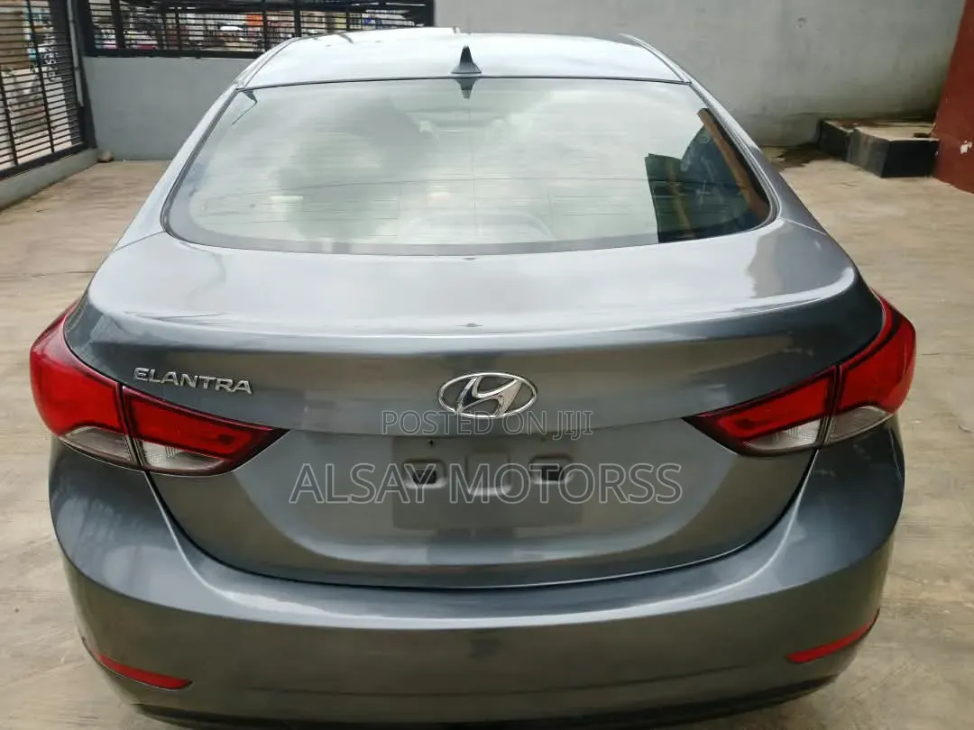 Hyundai Elantra Limited 4dr Sedan (1.8L 4cyl 6A) 2014 Gray