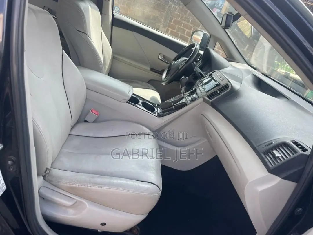 Toyota Venza XLE 2012 Black