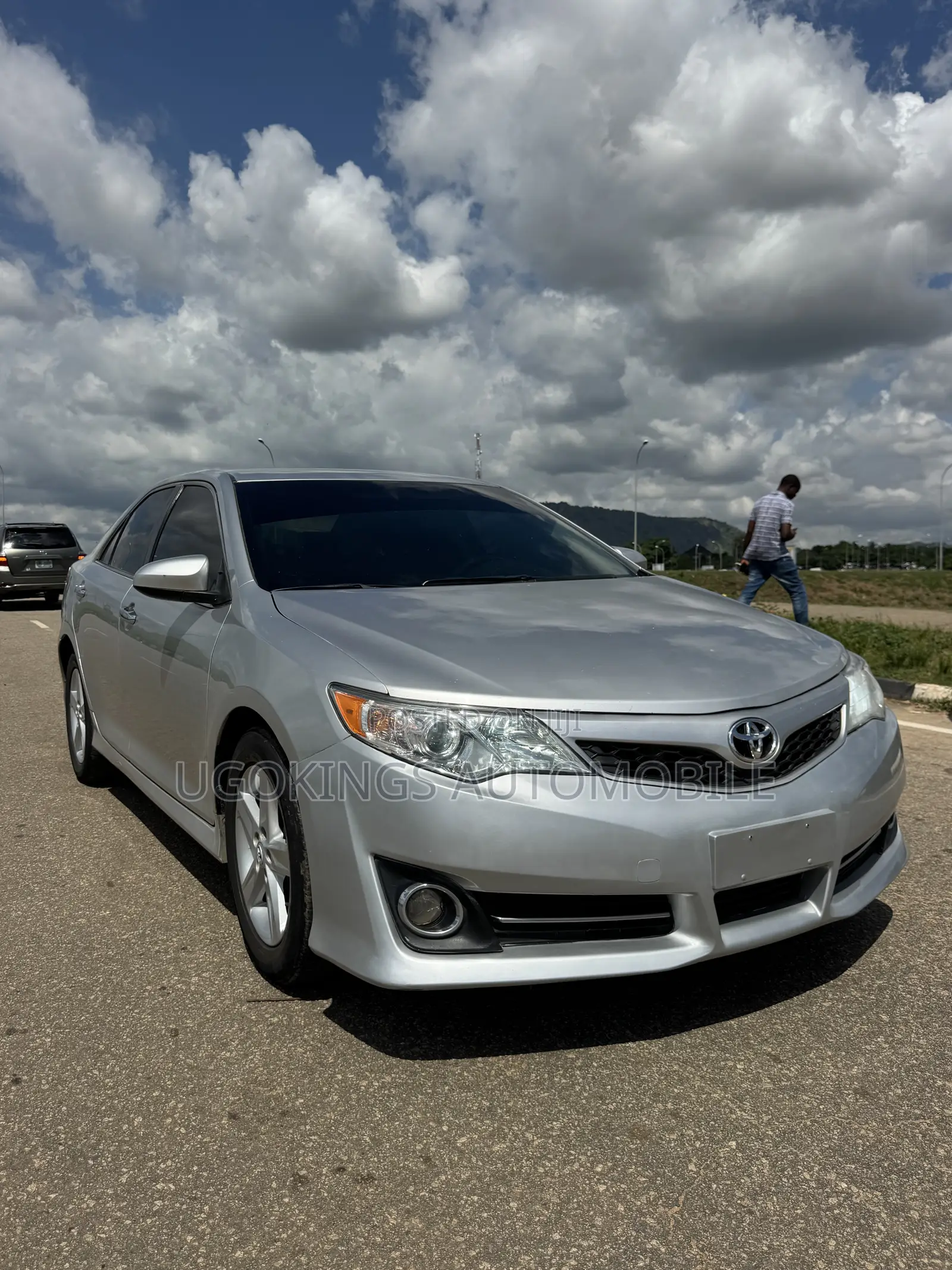 Toyota Camry SE 4dr Sedan (2.5L 4cyl 6A) 2013 Silver