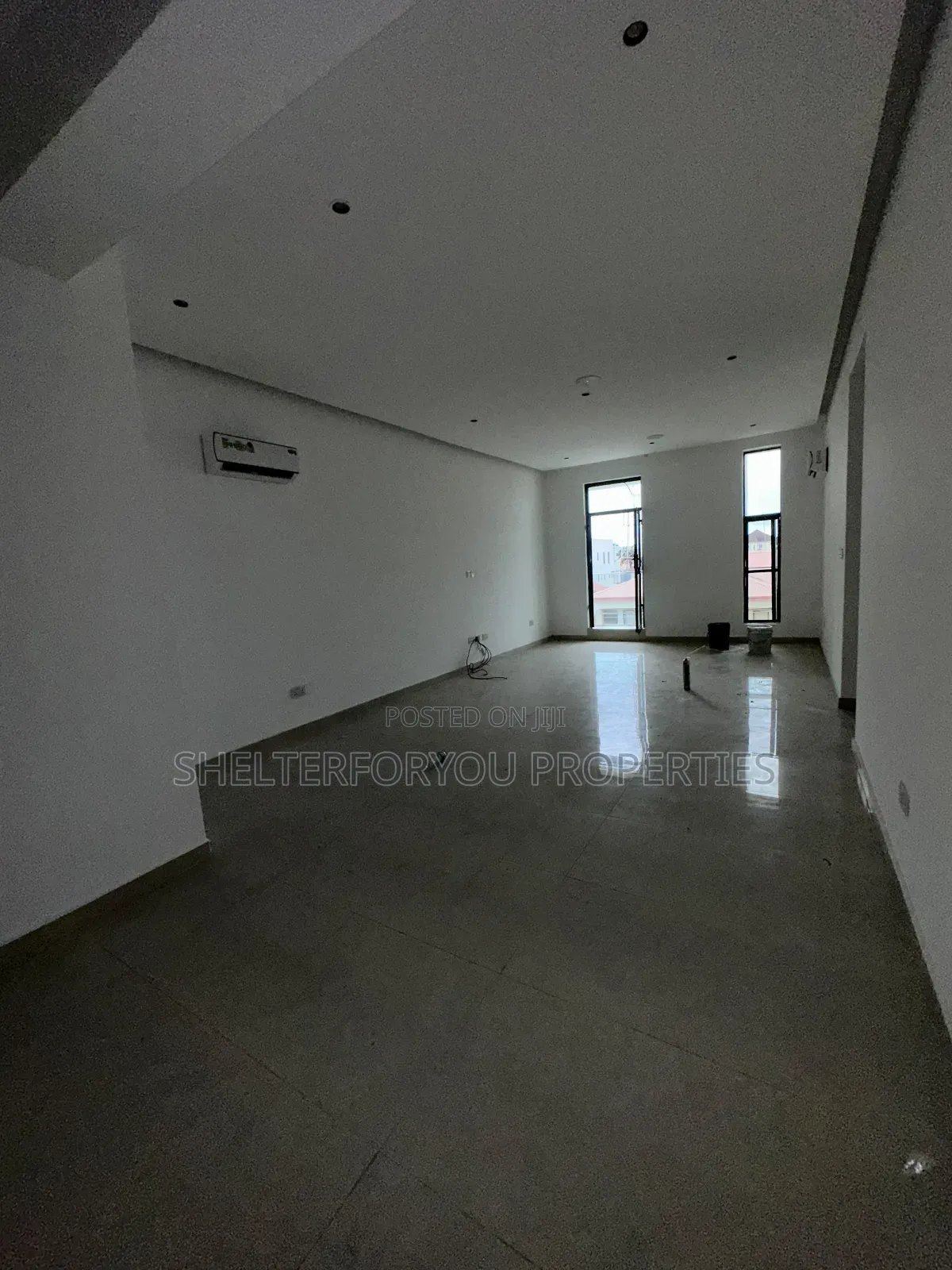 3bdrm Apartment in Lekki Phase 1 for sale