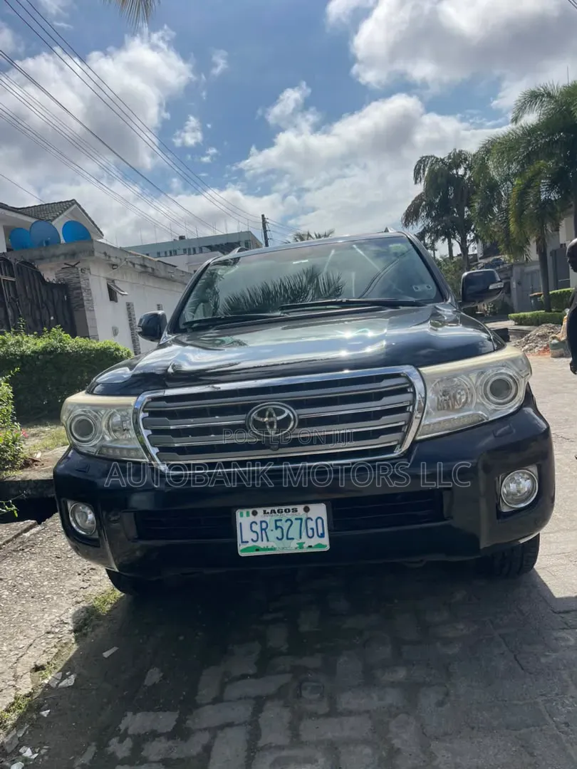 Toyota Land Cruiser 5.7 V8 2013 Black