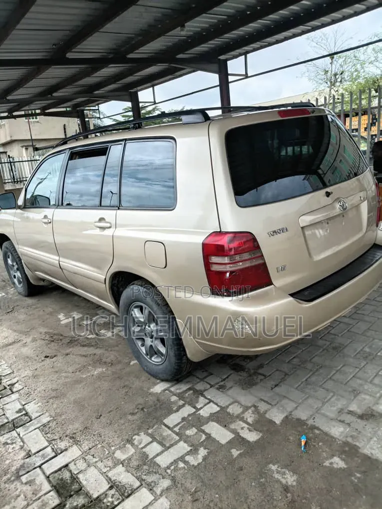 Toyota Highlander 2024 Gold