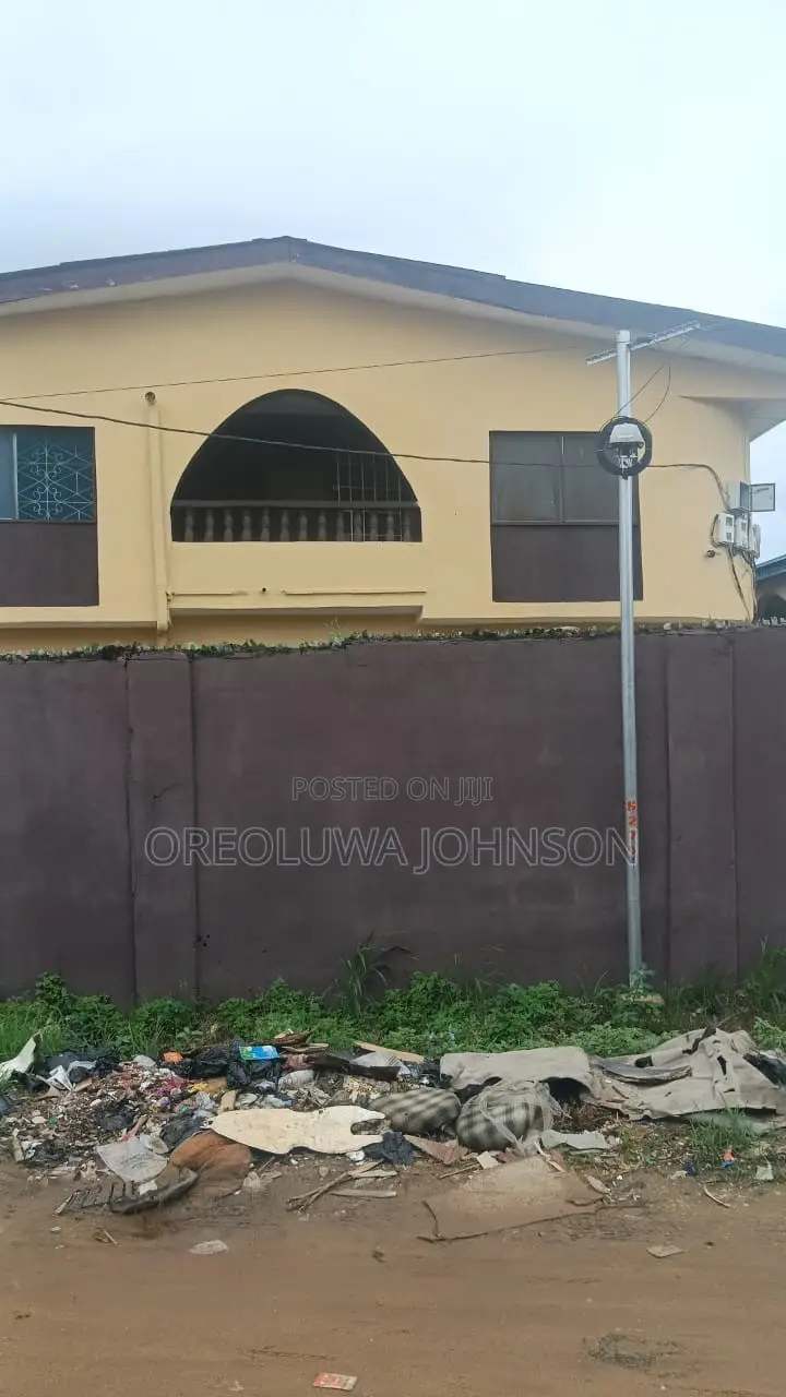 3bdrm Block of Flats in Ejigbo for sale