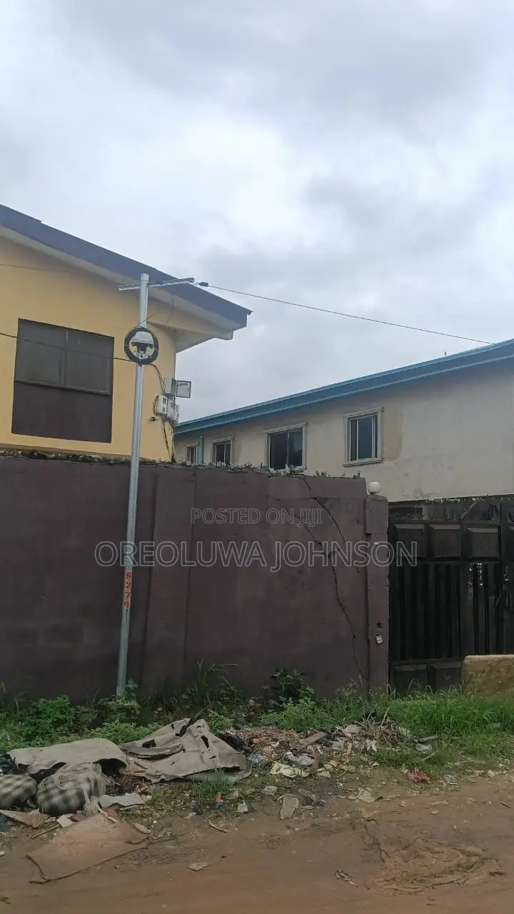 3bdrm Block of Flats in Ejigbo for sale