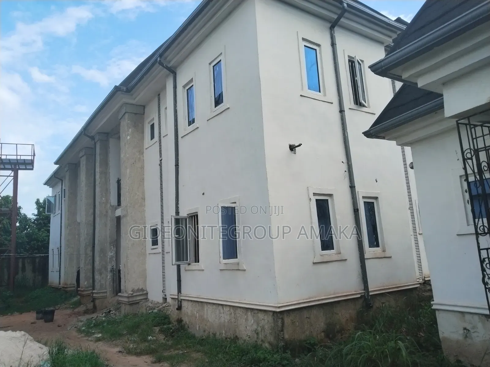 16bdrm House in Obadudu Road, Ethiope East for sale