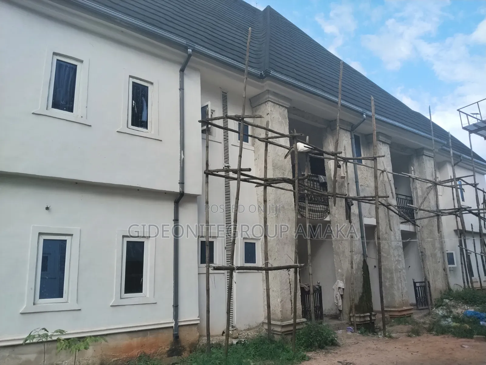 16bdrm House in Obadudu Road, Ethiope East for sale