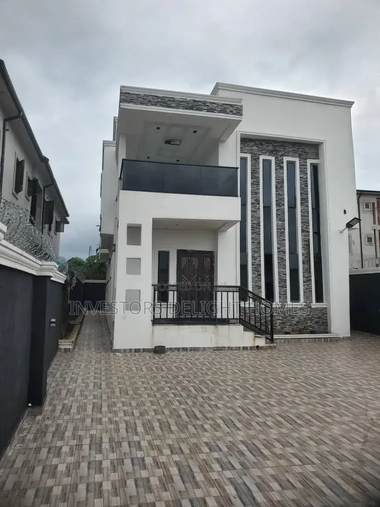 4bdrm Duplex in Airport View Estate, Oshimili North for sale