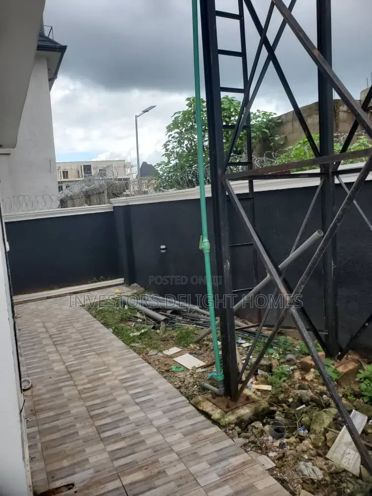 4bdrm Duplex in Airport View Estate, Oshimili North for sale