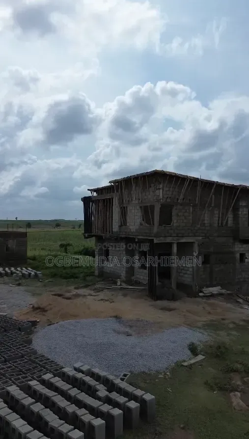 250sqm Estate Land for 4 Bedroom Terrace Duplex With RofO