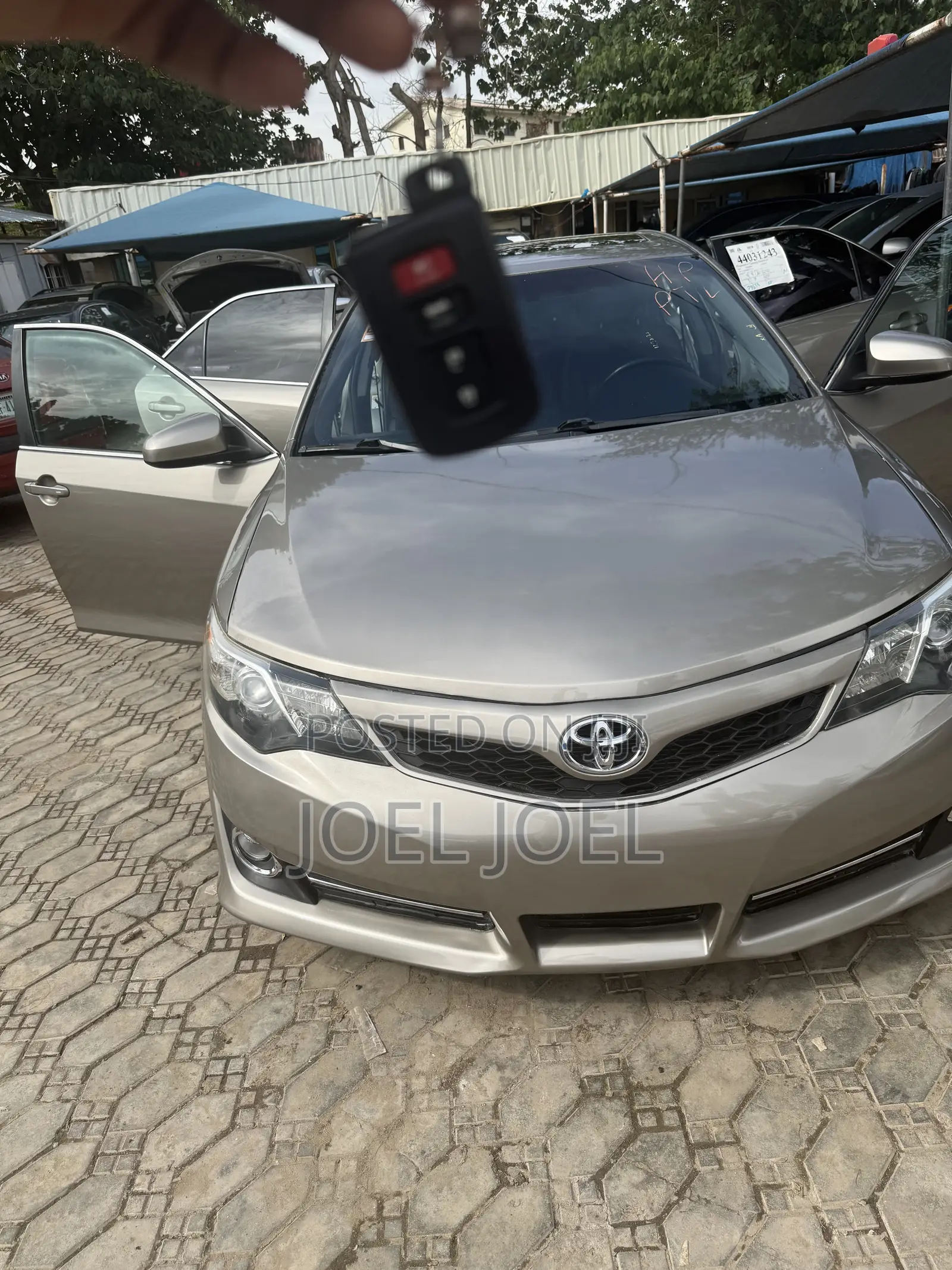 Toyota Camry 2013 Gold
